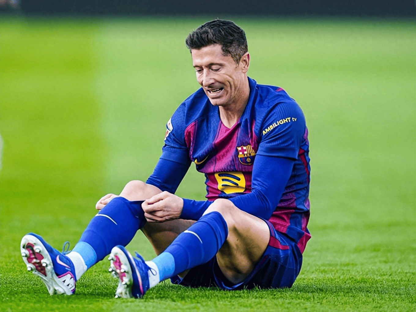 0比4落后又伤核心！莱万左眼眶骨折缺席生死战，巴萨翻盘马竞难如登天